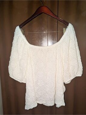 Old Navy Puff-Sleeve Lace Top